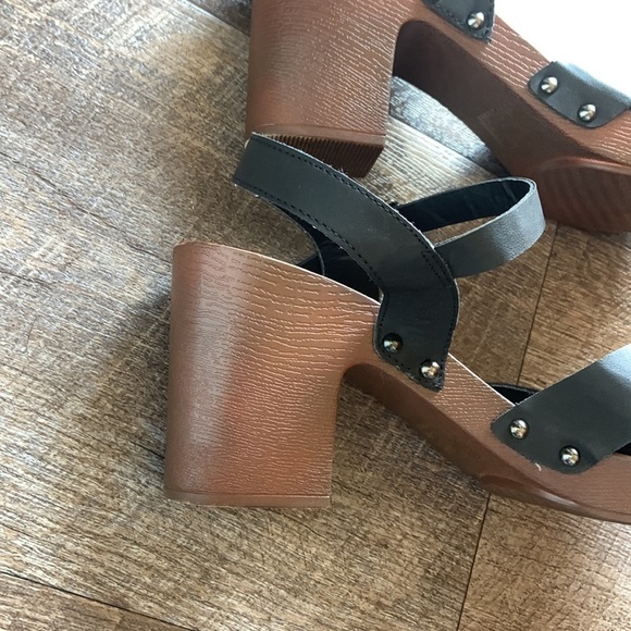 Maurices Faux Wood Heeled‎ Sandals Studded Block Heel Black Leather - Picture 8 of 10